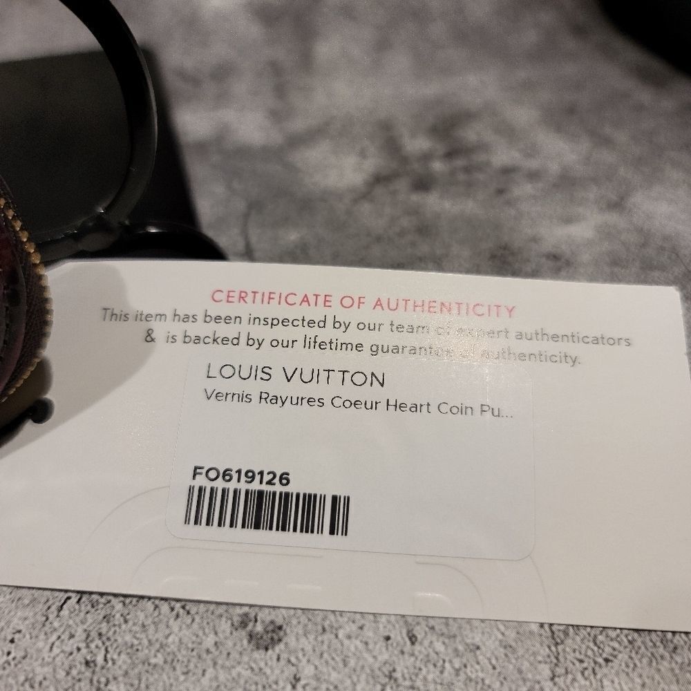 Louis Vuitton Vernis Rayures Coeur Heart Coin Purse Limited Edition LV Charm - Picture 4 of 4
